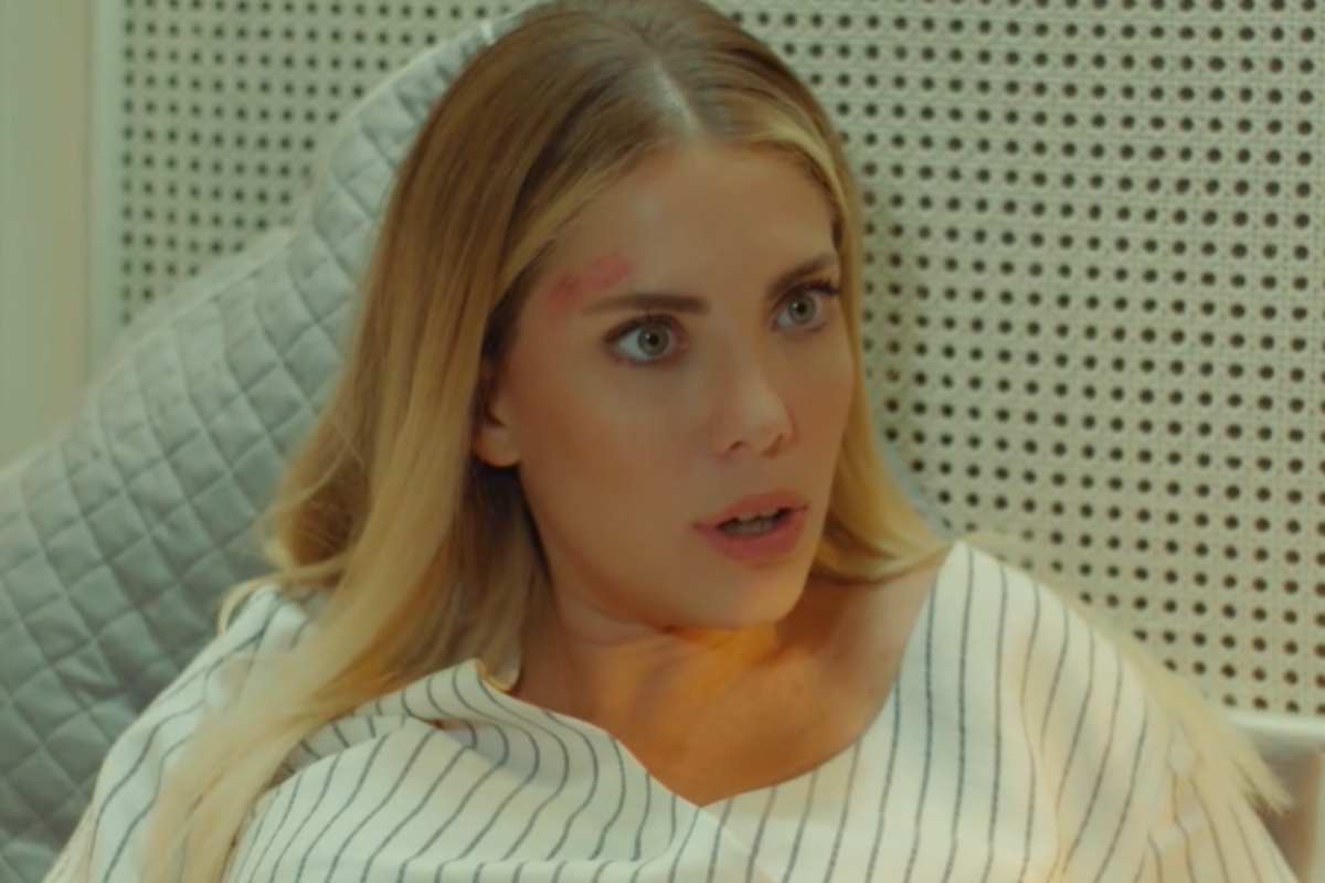 yildiz in una scena di forbidden fruit