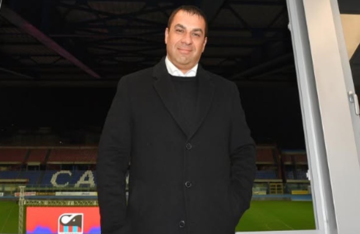 Il presidente del Catania, Rosario Pelligra, in posa allo stadio Massimino.