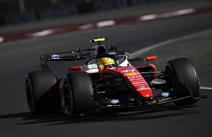 La Ferrari SF-26 di Lewis Hamilton in pista