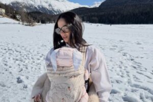 Giulia De Lellis sulla neve con la sua bambina