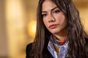 farah in una scena di io sono farah